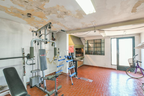 Imagen 24 de 30 de Casa En Ph Con Pasillo De 3 Dormitorios En Venta Echesortu
