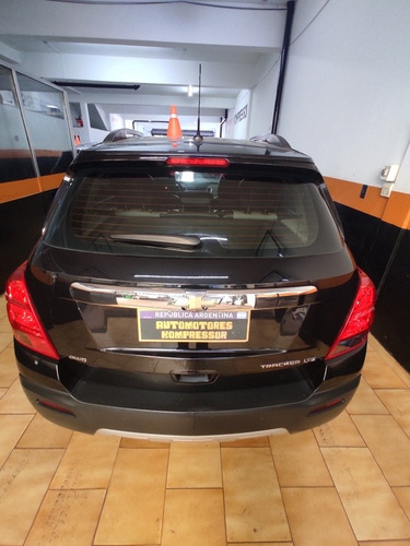 Imagen 8 de 15 de Chevrolet Tracker 1.8 Ltz+ Awd At 140cv 2015 Todo Terreno