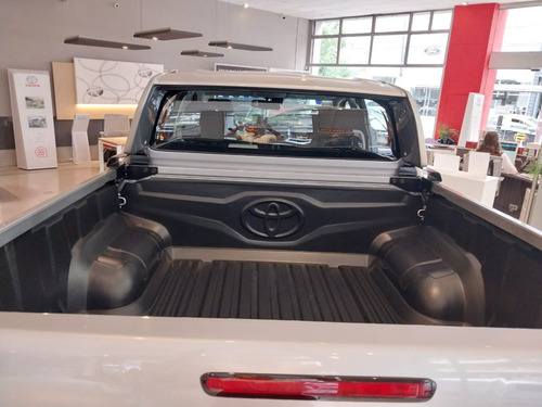 Toyota Hilux 2.8 Cd Srv 177cv 4x4 At