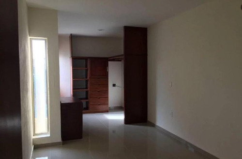 Imagen 3 de 9 de Casa En Venta Huentitan El Bajo