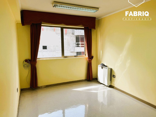Arriendo Linda Oficina, Incluye G.comun