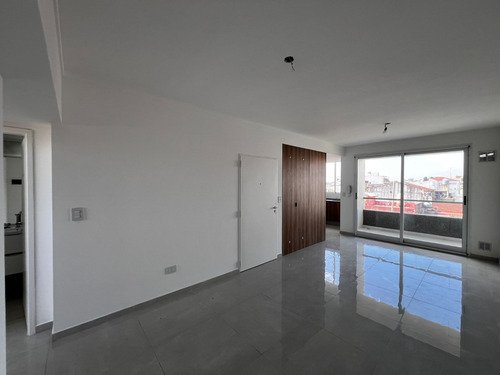 Departamento En Venta De 1 Dormitorio En Lomas Del Mirador