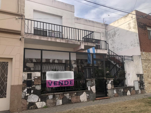 Venta - Casa 2 Dormitorios - Las Heras, Rosario.