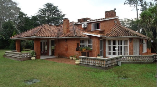 Casa En Venta De 5 Dormitorios En Cantegril