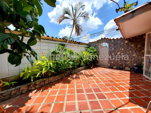 Amplia Y Confortable Casa En Venta Urb. Fundación Mendoza, Maracay 25-6542 Hc