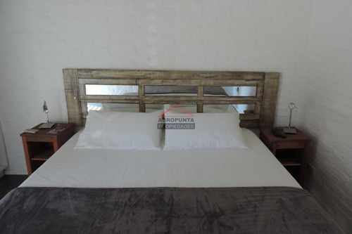 Apartamento En Tio Tom, 8 Dormitorios *- Ref: 3046