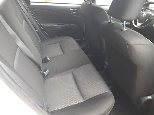 Toyota Etios 1.5 Sedan Xs 2018 Blanco Impecable Estado