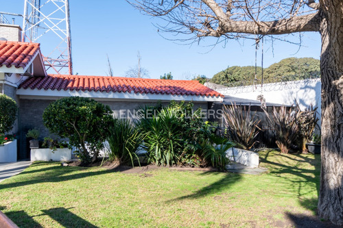 Excelente Casa Reciclada A La Venta En Carrasco Id 3648