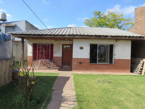 Casa En Venta 3 Amb +amplio  Fondo Gral Rodriguez 