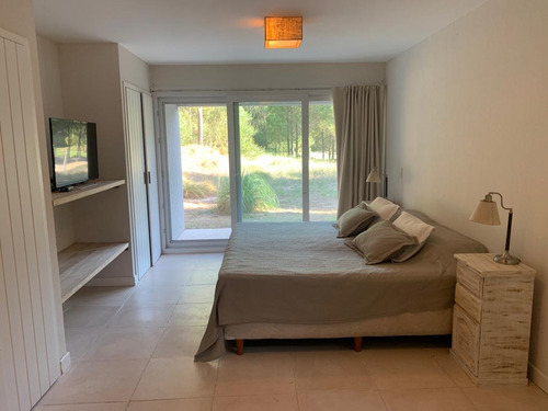 Casa Exclusiva En La Isla Del Golf Para 12 Personas - ### Dueño Directo ### 234 M2 Cubiertos + 74 M2 Descubiertos Con Salida Directa Al Golf (4 Dormitorios + 1 Habitación De Servicio)