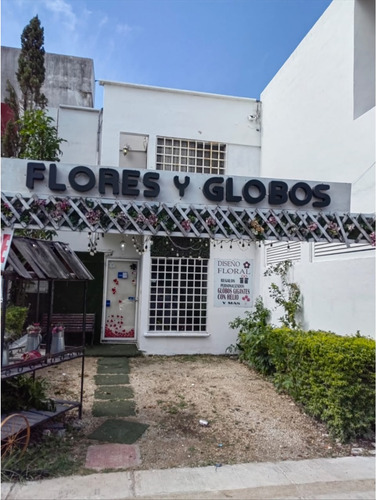 Casa En Venta En Av Las Torres