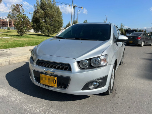 Chevrolet Sonic 1.6 Lt 5 p