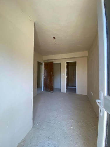 Annic Coronado Vende Townhouse Con Planta 100% Obra Gris En Villas De Aricagua, Urbanización Mañongo 269909