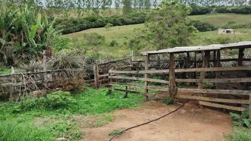Vende-se Sítio Com Área Total De 14.6 Hectares