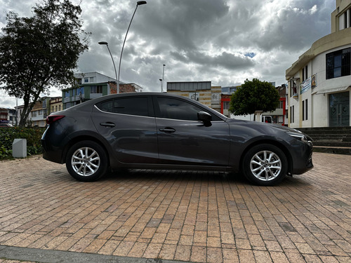 Mazda 3 2.0 Touring