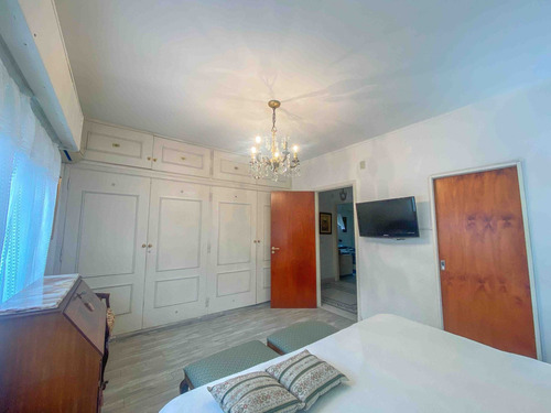 Imagen 15 de 25 de Venta Casa Caseros Centro 5 Amb Pileta 2 Cocheras
