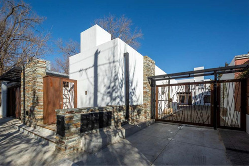 Imagen 2 de 30 de Duplex A La Venta - Villa Belgrano - 2 Y 3 Dormitorios - En Planta Baja Y Alta