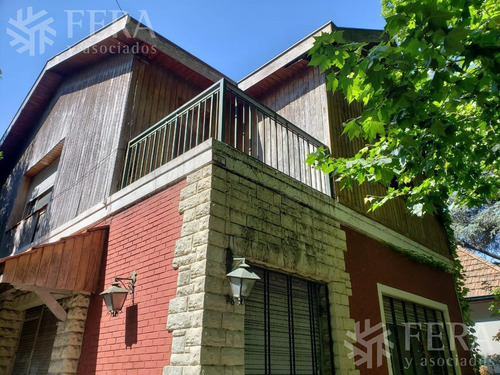 Imagen 5 de 16 de Venta De Casa 5 Ambientes Con Amplio Fondo Libre Y Cochera En Bernal Este (26953)