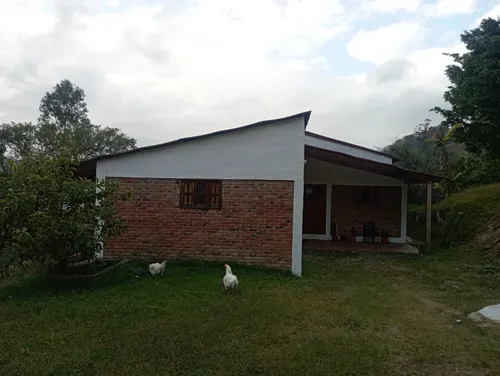 ¡vive Rodeado De Naturaleza A Sólo 38 Km De Bogotá!. Finca Con Casa Campestre Y Cabaña.