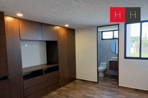 Casa En Venta En Lomas De Angelopolis