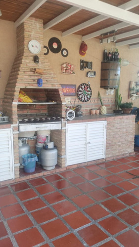 Global Vende Casa De 2 Niveles En Urb El Portal 1 Vía Calicanto Flor Amarillo Valencia*