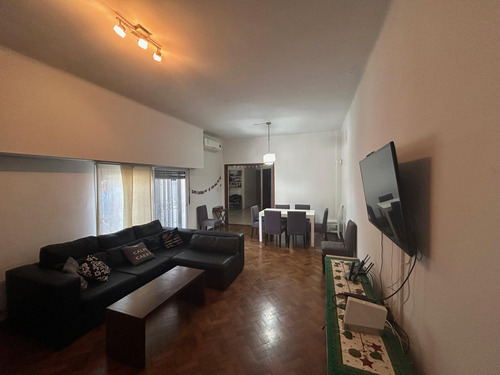 Florida: Encantadora Casa Antigua Refaccionada A Nuevo, En Calle Arbolada
