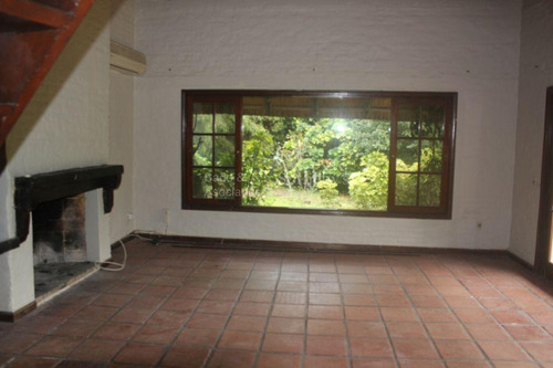 Casa Con Bungalow Y Jardín.