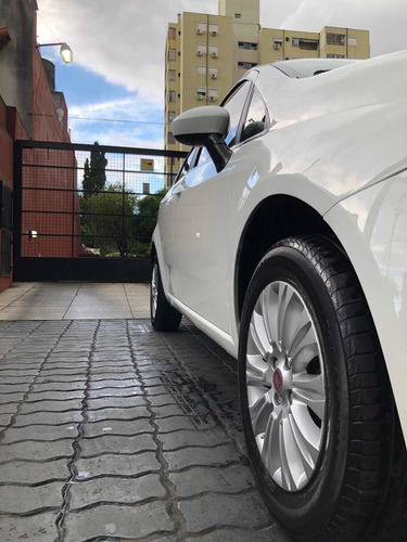 Fiat Punto 1.4 Attractive Pack Top Uconnect 2016