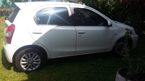 Toyota Etios Sedan 5 Puertas