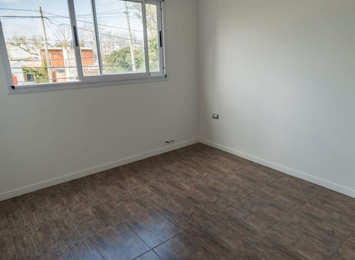 Duplex Venta 2 Dormitorios 2 Baños Cochera Y Jardín Terreno 100 Mts 2- Ringuelet