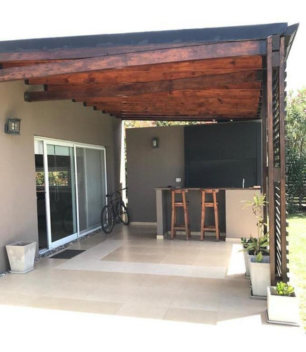 Imagen 7 de 21 de Muy Buena Casa Al Lago En Venta En San Benito - Villa Nueva