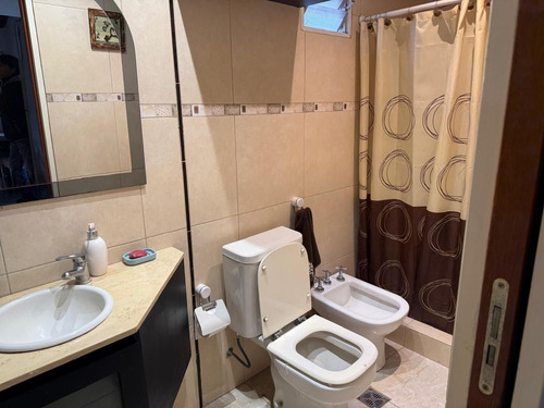 Venta Casa Con Parque Pileta, Parque Leloir, Ituzaingo.