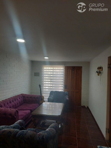 Casa En Venta De 4 Dormitorios, 2 Baños Y 2 Estac En Copiapó