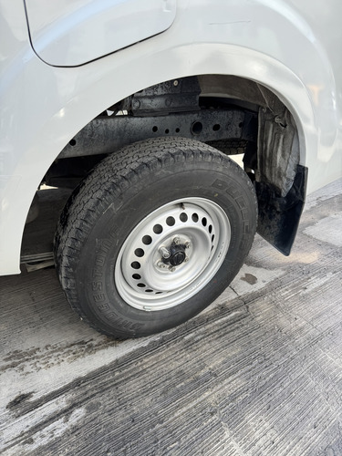 Nissan Frontier 2.5 Se Dc 4X2 Mt