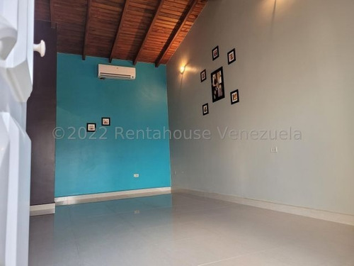 Imagen 9 de 12 de Bella Casa En Venta En Urbanización Maraquiva, Punto Fijo 04146954944 23-13261
