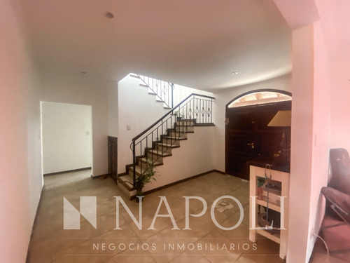 Imagen 2 de 15 de Venta De Casa En Dos Plantas, En Echeverria Del Lago