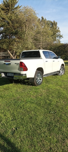 Imagen 2 de 10 de Toyota Hilux 2019 2.8 D/cab 4x4 Srv