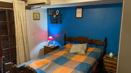 Venta De Casa 4 Dorm., Alsina Al 400- C /pileta