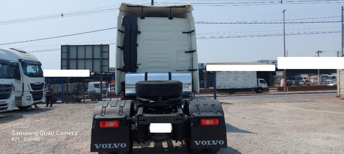 Imagem 4 de 10 de Volvo Fh460 Toco