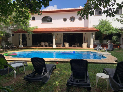 Casa Residencial Venta, 5 Recs, 5 Baños Y Alberca En Campestre Cancún Quintana Roo