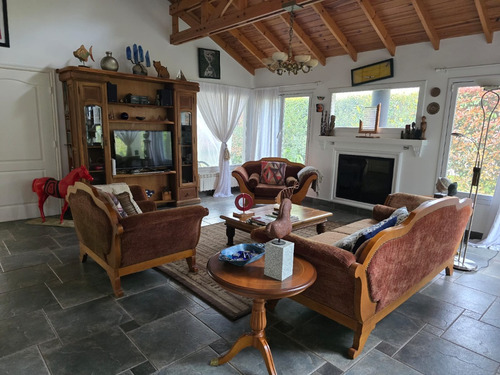 Venta St Thomas Norte 3 Plantas, Quincho, Piscina Climatizada, 390 Mts.