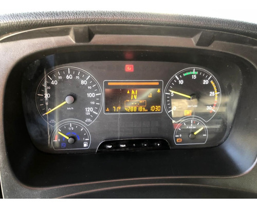 Mb 2426 Atego Teto Alto Leito Ano 2016 Bau Isotermico Aparel