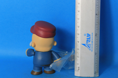 Scruffy Futurama Kidrobot Figura (Usado)