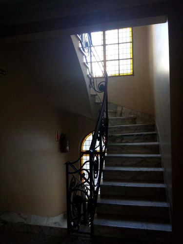 Departamento 2 Ambientes. Piso Alto. Apto Profesional.