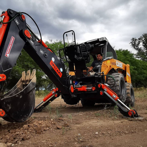 Implemento Excavador Extreme Pecarí Para Minicargadora-re450