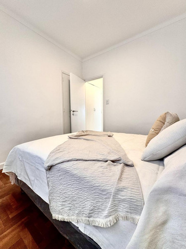 Departamento En Venta, 2 Ambientes A La Calle. Zona Centro