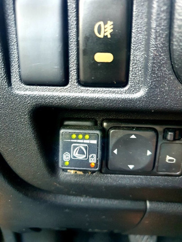 Imagem 6 de 8 de Nissan March