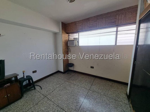 Rosa Rodríguez Vende Apartamento En La Avenida Lara, Barquisimeto Mls #25-18566