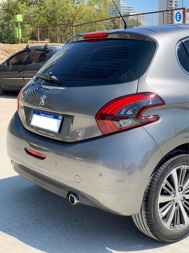 Imagen 11 de 23 de Peugeot 208 2017 1.6 Feline