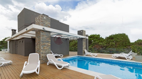 Imagen 28 de 30 de Moderno Apartamento De Dos Dormitorios Con Balcón En Venta - Punta Del Este - Punta Del Este Roosevelt
